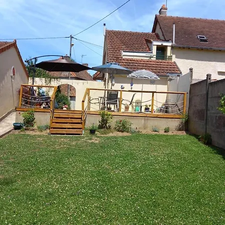 D' Hotes A Benaize * Coulonges (Indre)