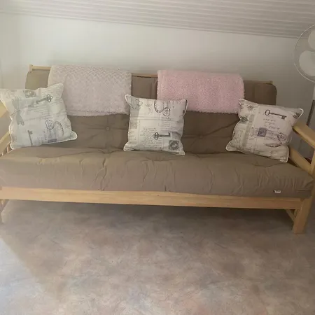 D' Hotes A Benaize Bed & Breakfast *
